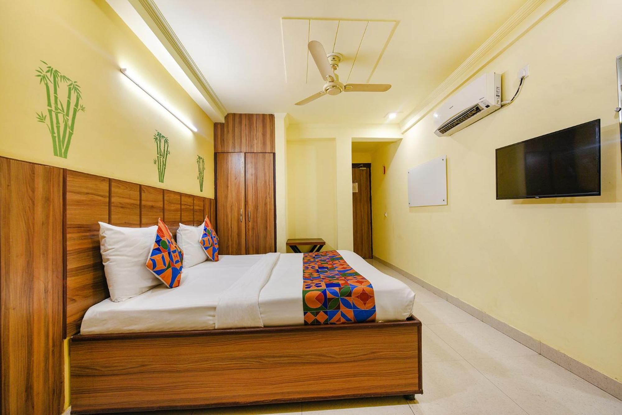 Fabhotel Ishtara Auberge - Nr Yashobhoomi Convention Centre Нью-Дели Экстерьер фото