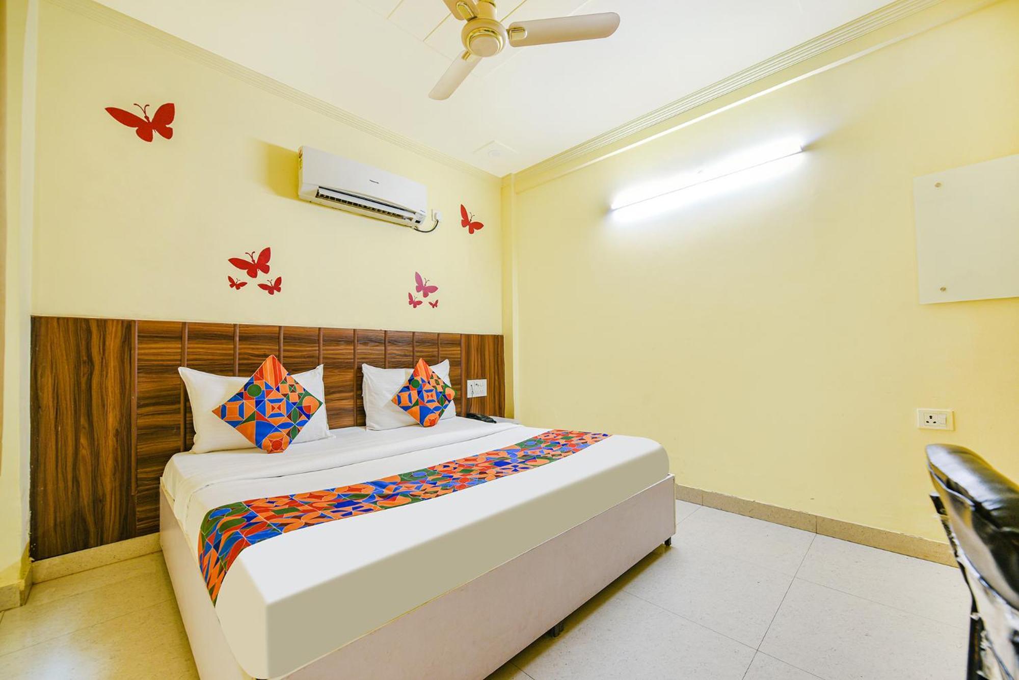 Fabhotel Ishtara Auberge - Nr Yashobhoomi Convention Centre Нью-Дели Экстерьер фото