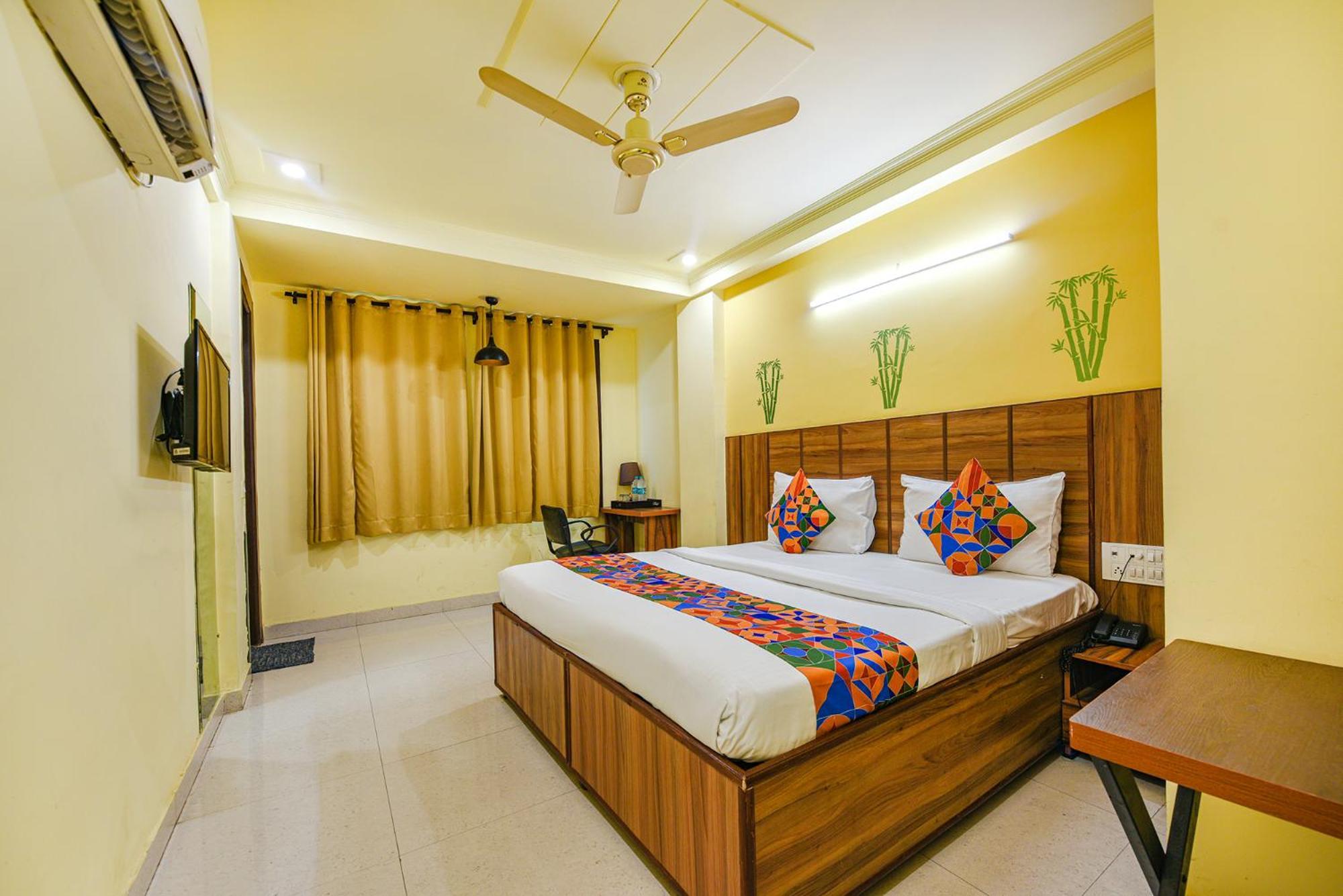Fabhotel Ishtara Auberge - Nr Yashobhoomi Convention Centre Нью-Дели Экстерьер фото