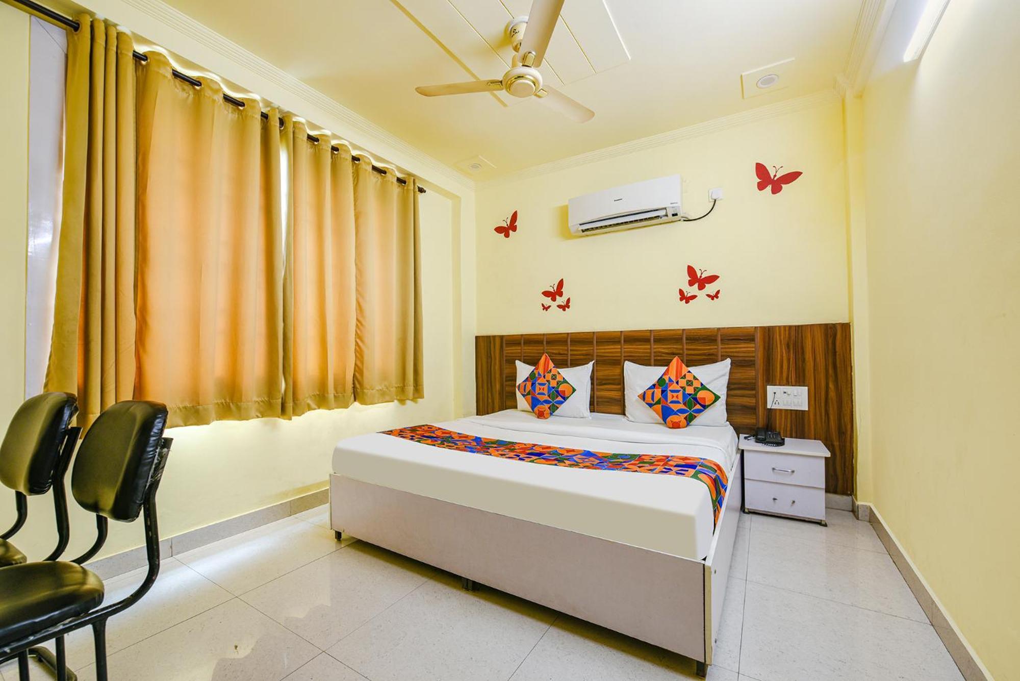 Fabhotel Ishtara Auberge - Nr Yashobhoomi Convention Centre Нью-Дели Экстерьер фото