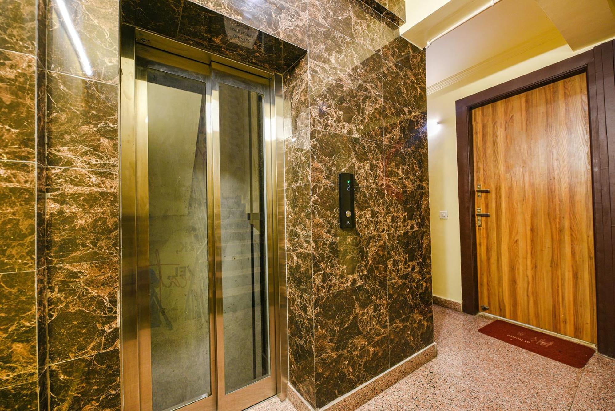 Fabhotel Ishtara Auberge - Nr Yashobhoomi Convention Centre Нью-Дели Экстерьер фото