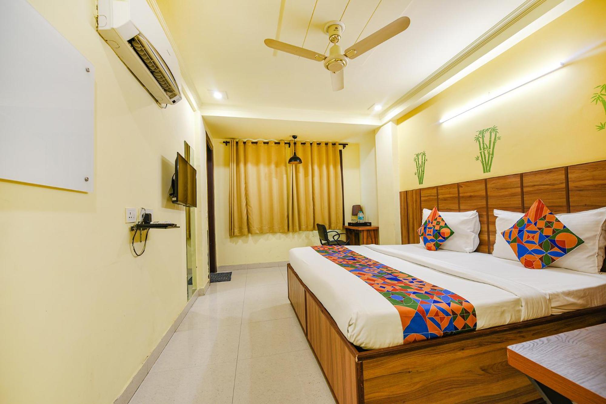 Fabhotel Ishtara Auberge - Nr Yashobhoomi Convention Centre Нью-Дели Экстерьер фото